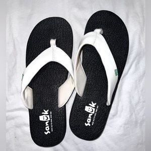 Sanuk Flip Flops